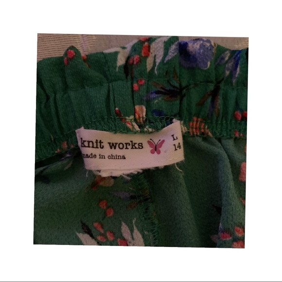 Knit Works Green Floral Tie Shorts - Picture 4 of 4